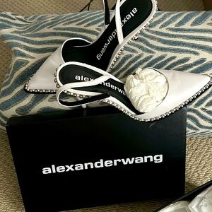 I selling white heels